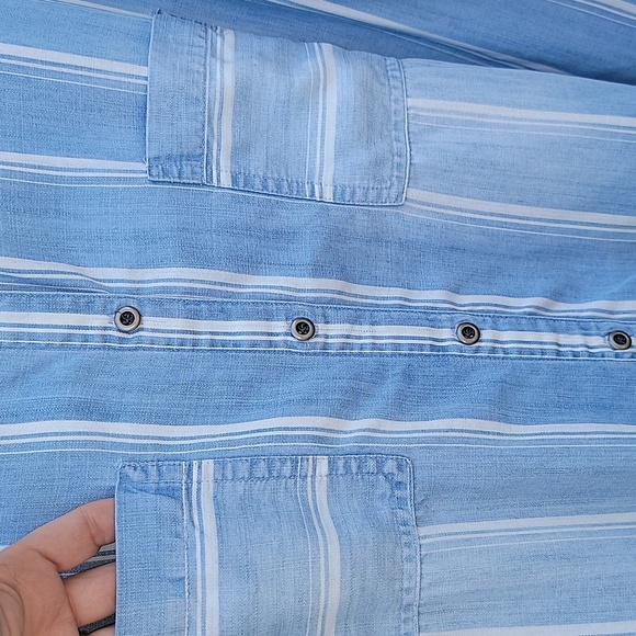 Ali Miles jean top with embroidered flower - Picture 10 of 10